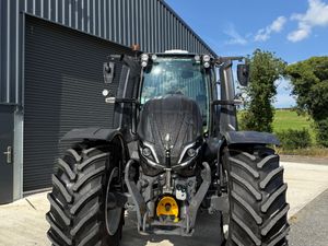 252 Valtra T195 Versu Tractor - 500 Hours - Image 4