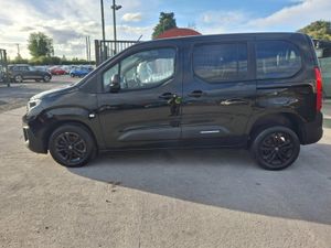 242 Citroen Berlingo DS Wheelchair accessible van - Image 2