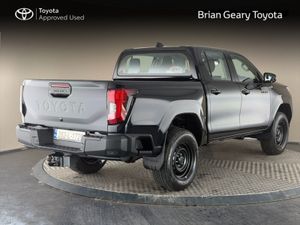 Toyota Hilux MHEV DLX - Image 2