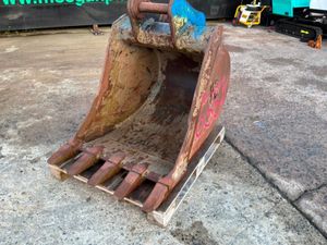 36" JCB digging bucket......65mm pins......635v. - Image 3