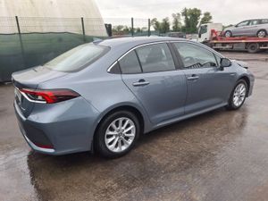 2019 Toyota Corolla  Luna sal Hybrid  Automatic - Image 3