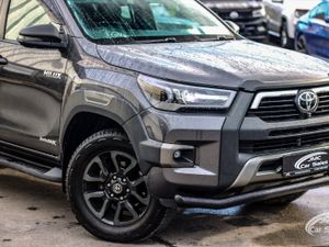 2023 TOYOTA HILUX INVINCIBLE X - Image 4