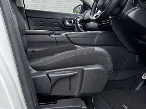 2023 Citroen C5 Aircross Commercial - Image 4