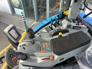 Ex Demo New Holland T5.120 DynamicCommand - Image 3
