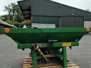 Amazone 902 Fertiliser Spreader - Image 2