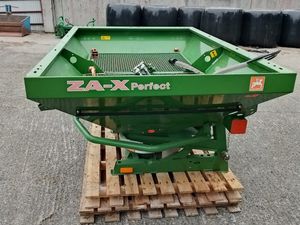 Amazone 902 Fertiliser Spreader - Image 4