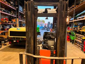 2014 TOYOTA 1.3 Ton Electric forklift....NEW BATTE - Image 3