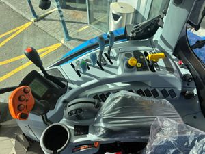New Holland T6.145 ElectroCommand - Image 3