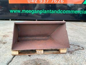 Side tipping skid steer front Bucket... tarmac.... - Image 3