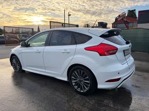 2018 Ford Focus ST Line Diesel - Image 3