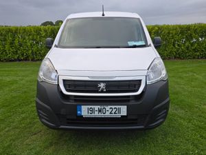 191 Peugeot Partner Doe and Tax Low miles - Image 3