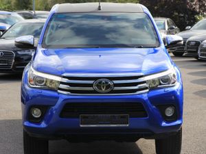 Hilux Invincible * Auto * Low Kms - Image 2