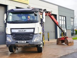 2019 DAF CF370 6X4 TIPPER GRAB - Image 2