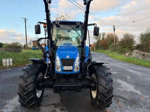 2009 New Holland T5060 with Loader - Image 2