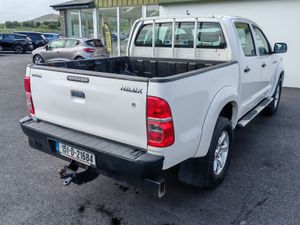 2015 Toyota Hilux ACTIVE 4X4 D-4D D'CAB 2.5144BHP - Image 4