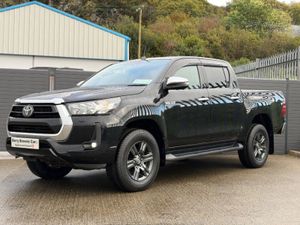 Toyota Hilux 2.8 DOUBLE CAB SR5 4DR - Image 2