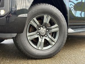 Toyota Hilux 2.8 DOUBLE CAB SR5 4DR - Image 4