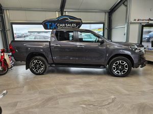 23 TOYOTA HILUX INVINCIBLE EDITION AUTO D-4D - Image 2