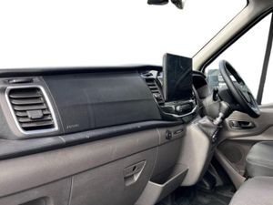 Ford Transit LIMITED - Image 3