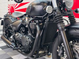 2020 Triumph Bonneville Bobber 1200 - Image 4