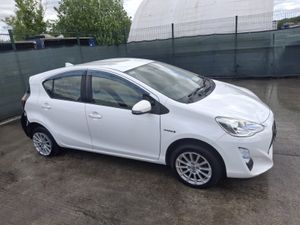 2017 Toyota Aqua Hybrid Light Damage - Image 2