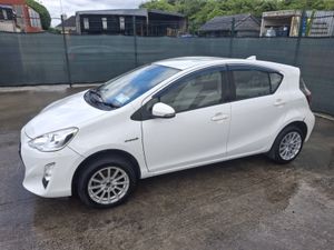 2017 Toyota Aqua Hybrid Light Damage - Image 2