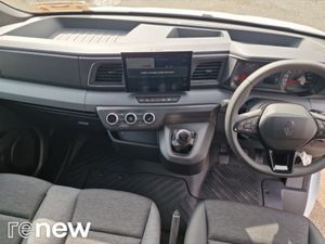 Renault Master Start FWD MM33 130HP with retail Pa - Image 2