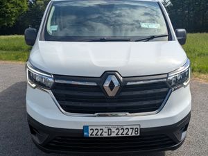 Renault Trafic 2022 LOW KMS - Image 2