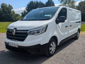 Renault Trafic 2022 LOW KMS - Image 3