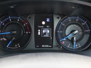 Hilux Invincible X * Auto * Low Kms * High spec - Image 3