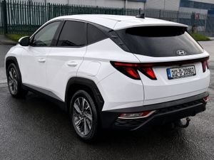 2021 Hyundai Tucson Comfort Plus Commercial - Image 4