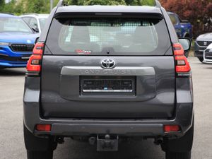 Landcruiser LWB * Auto * Low KMS - Image 4