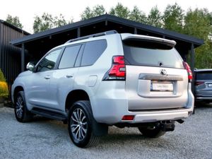 Toyota Land Cruiser LONG WHEEL BASE COMMERCIAL A/T - Image 4
