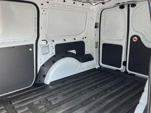 Ford Transit Connect LIMITED - Image 4