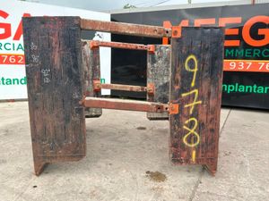 Manhole shoring support / trench box assembly..... - Image 3