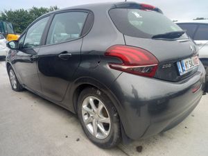 2017 Peugeot 208 - Image 2