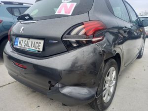 2017 Peugeot 208 - Image 3