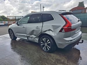201 Volvo XC60  Awd  D4 Momentum  Automatic - Image 4