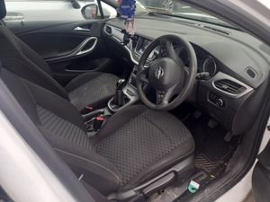 2017 Opel Astra petrol - Image 4
