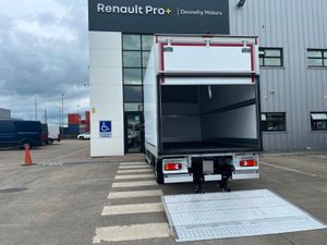 Renault Master Renalt Master CCab 3.5T Box Body wi - Image 4