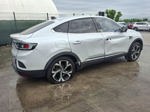 252 Renault Arkana Hybrid Automatic - Image 4