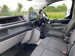 Ford Transit Custom CARGO VAN Trend FWD SWB - Image 4
