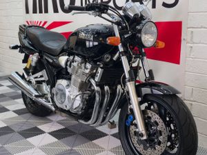 2000 Yamaha XJR1300 - Image 2