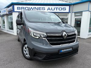 2023 Renault Traffic 9 seater bus - Image 4