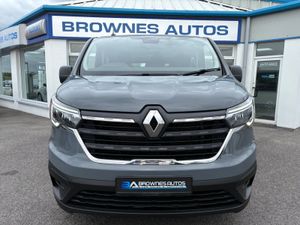 2023 Renault Traffic 9 seater bus - Image 3