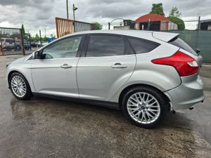 132 Ford Focus  Zetec  Drive Home - Image 4