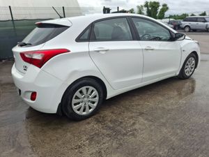 2015 Hyundai i30  Classic  1.4 Diesel - Image 3