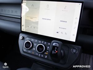 Land Rover Defender 3.0 D 250PS X-Dynamic SE 3 sea - Image 4