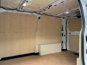 Ford Transit Custom LIMITED - Image 4