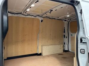 Ford Transit Custom LIMITED - Image 4